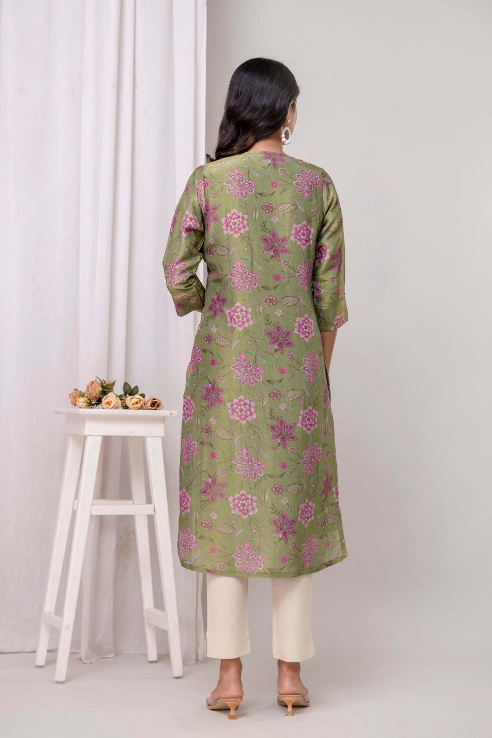 Aara Jaquard Zari Kurta