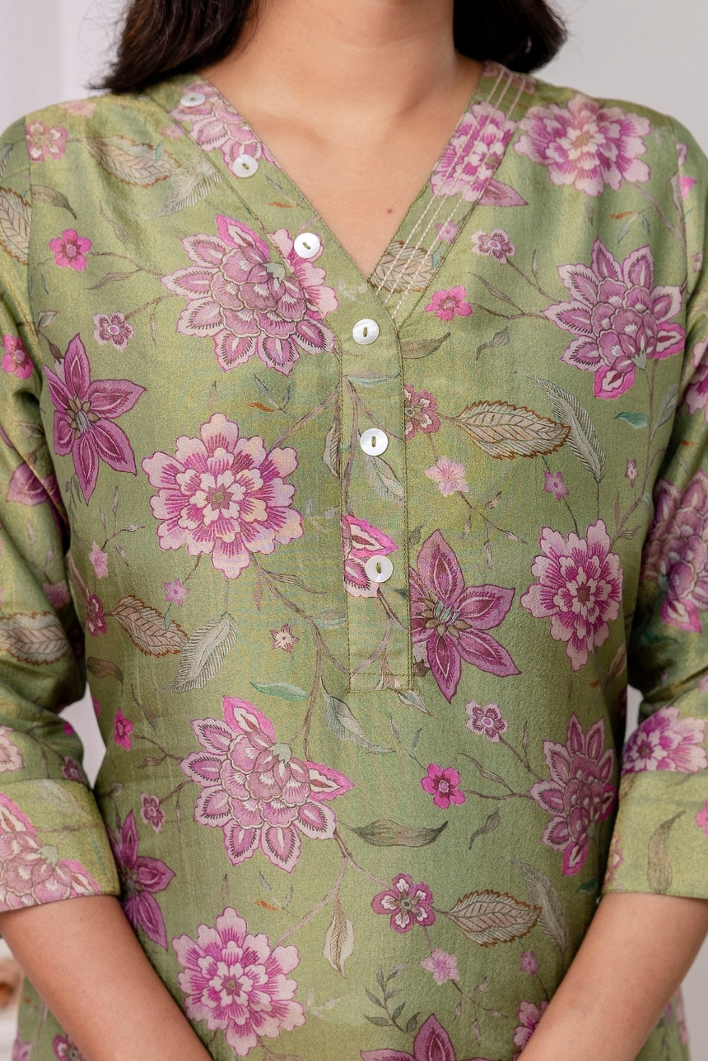 Aara Jaquard Zari Kurta